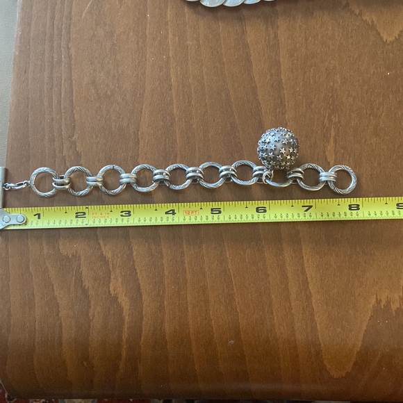 Great silver circle bracelet w toggle clasp “MADE IN FRANCE” & killer star globe - Picture 4 of 5